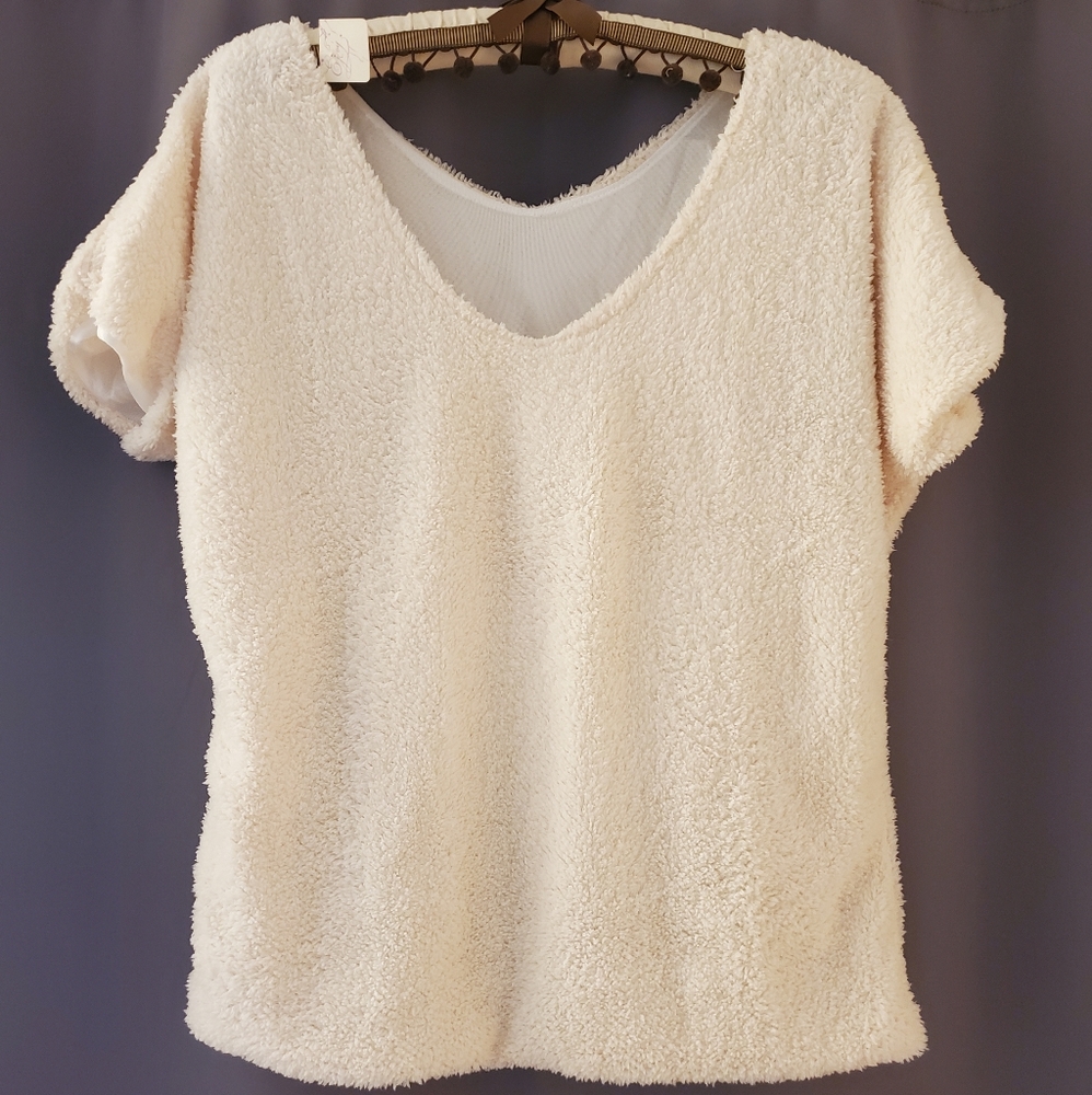 Fuzzy V Neck SS Top Cream Reversible Size M NWT